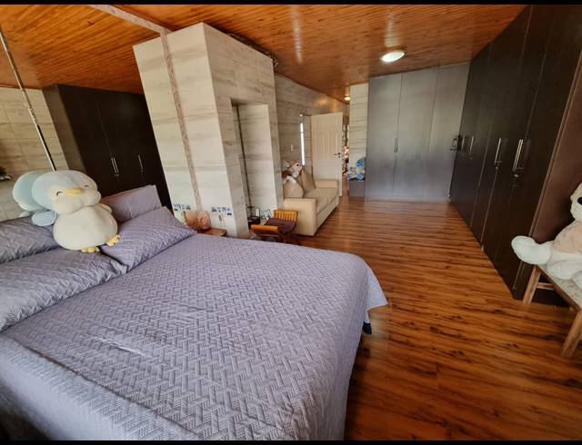 6 BEDROOM HOUSE FOR SALE IN LINMEYER